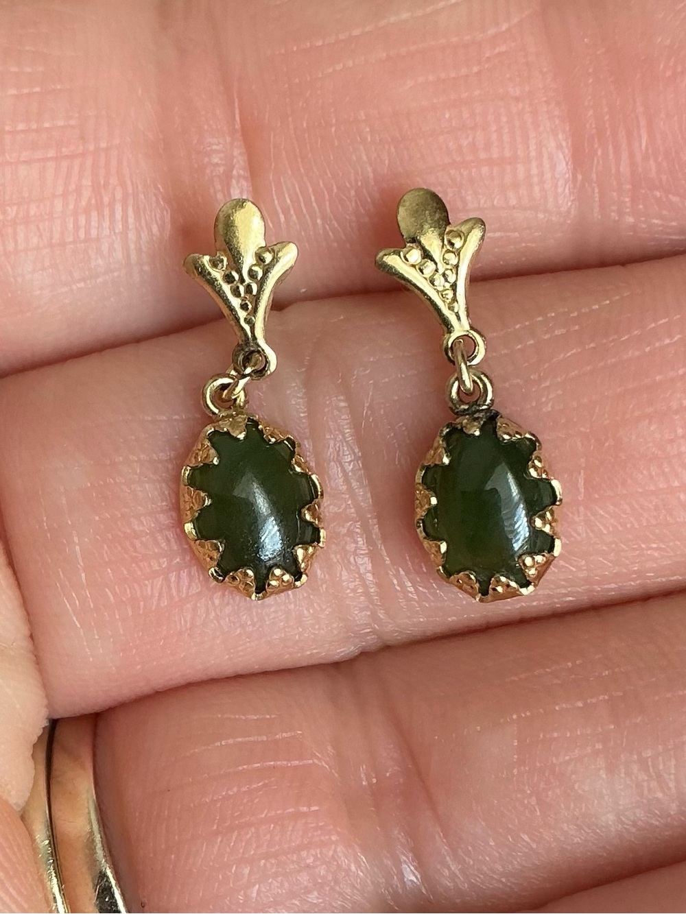 Vintage 1/20 12K Gold Filled Green Stone Earrings.